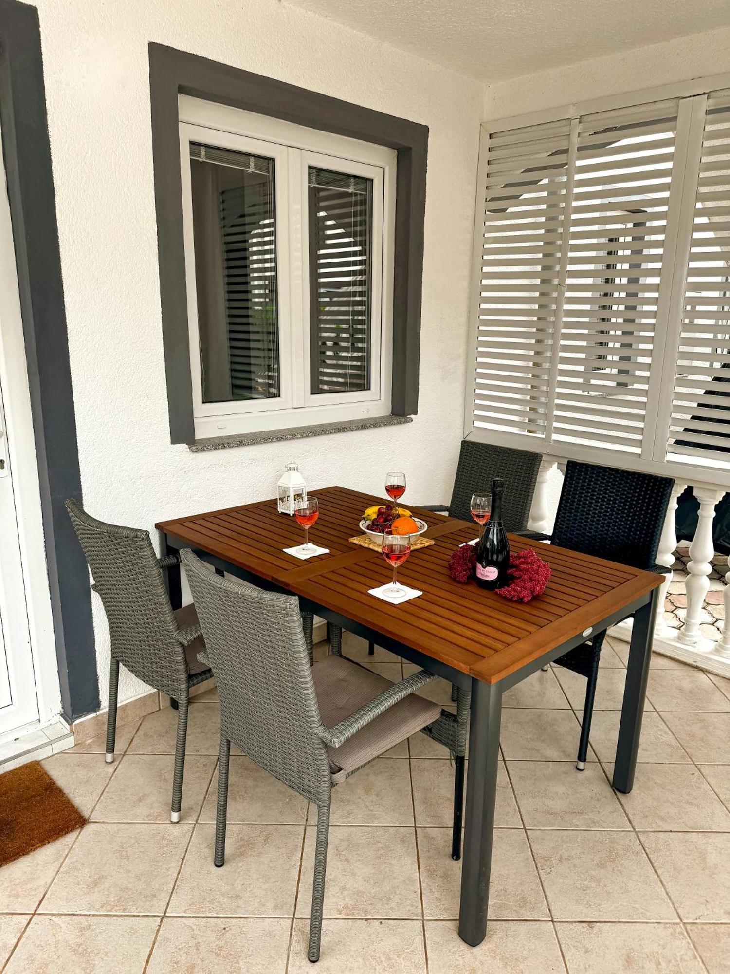 Apartmani Cvangic Vir Ngoại thất bức ảnh
