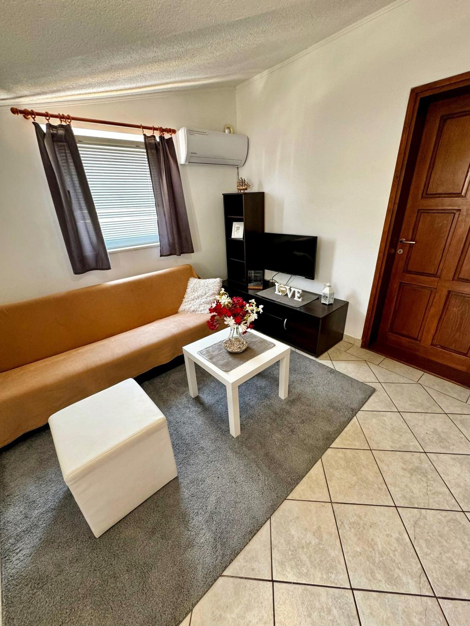 Apartmani Cvangic Vir Ngoại thất bức ảnh