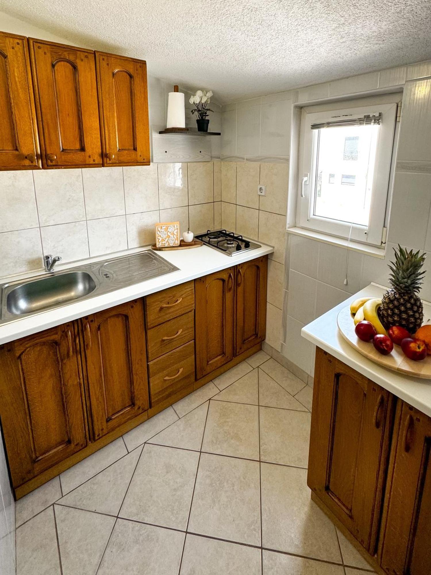 Apartmani Cvangic Vir Ngoại thất bức ảnh